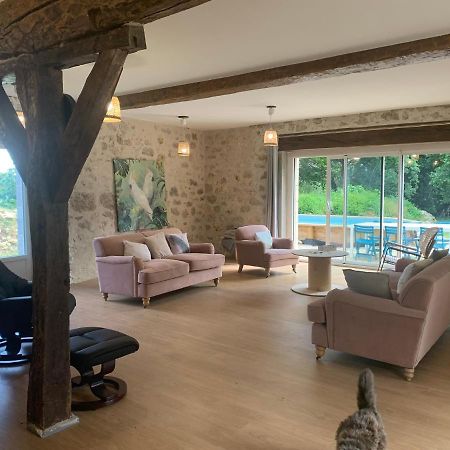 Maison Papillon Gite De Ressourcement Lusignan-Petit Exteriér fotografie
