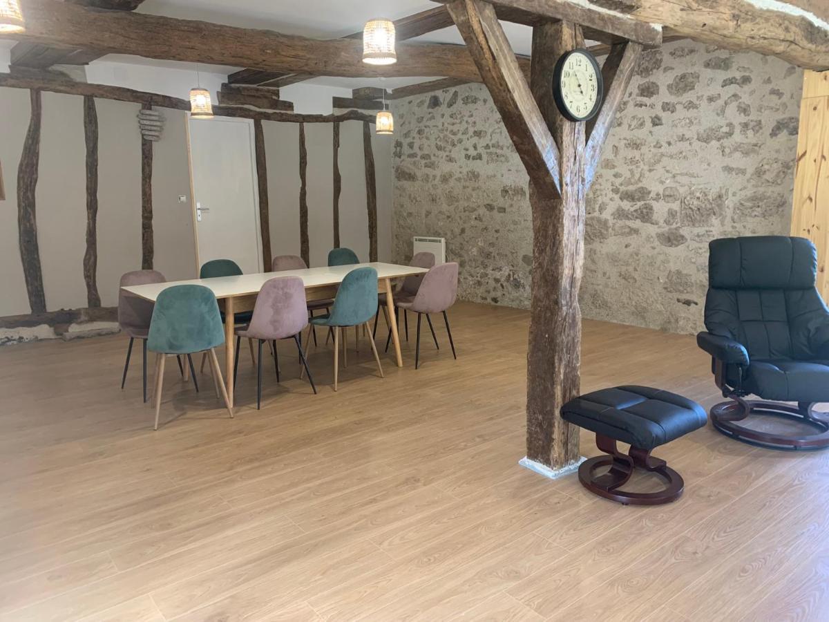 Maison Papillon Gite De Ressourcement Lusignan-Petit Exteriér fotografie